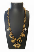 Collier doré en acier inoxydable avec pendentifs soleil, lune et perle blanche – chaîne maille moyenne