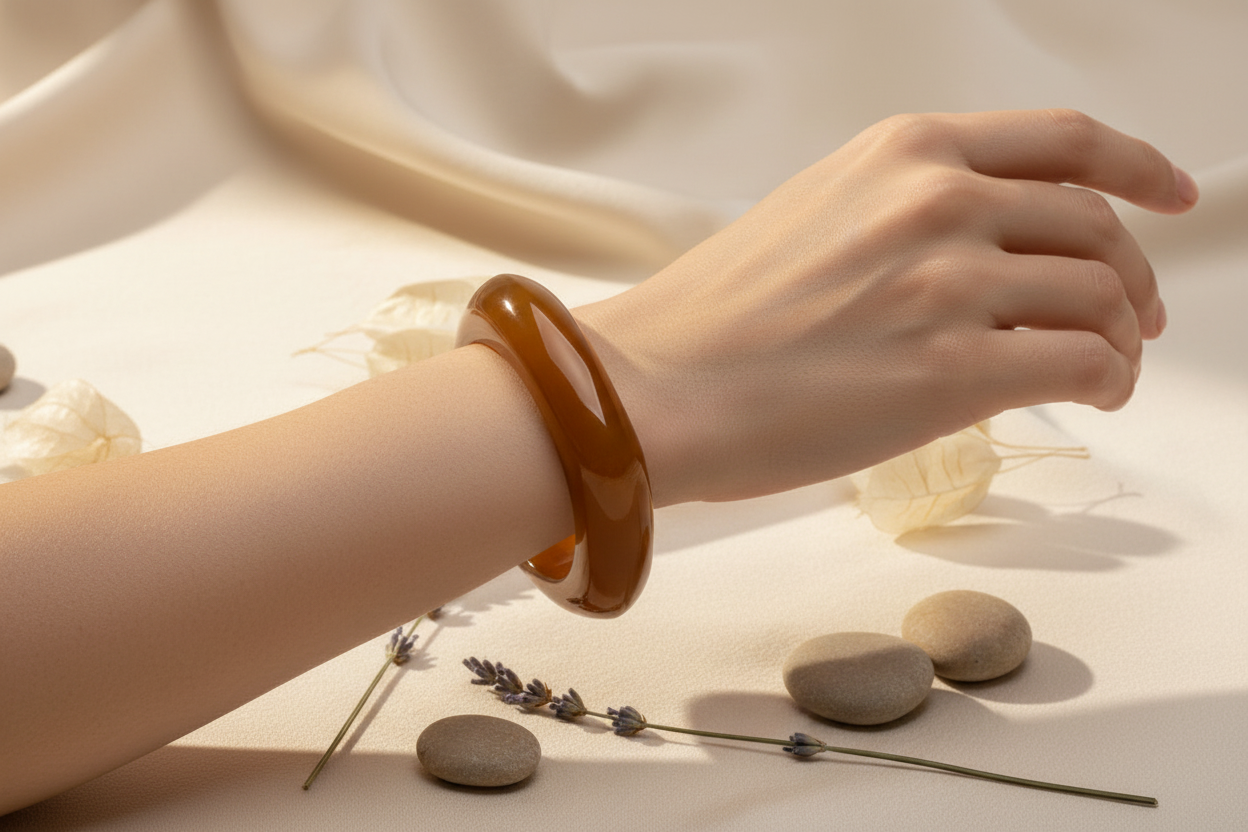 Bracelet jonc en résine – Bijou élégant et tendance